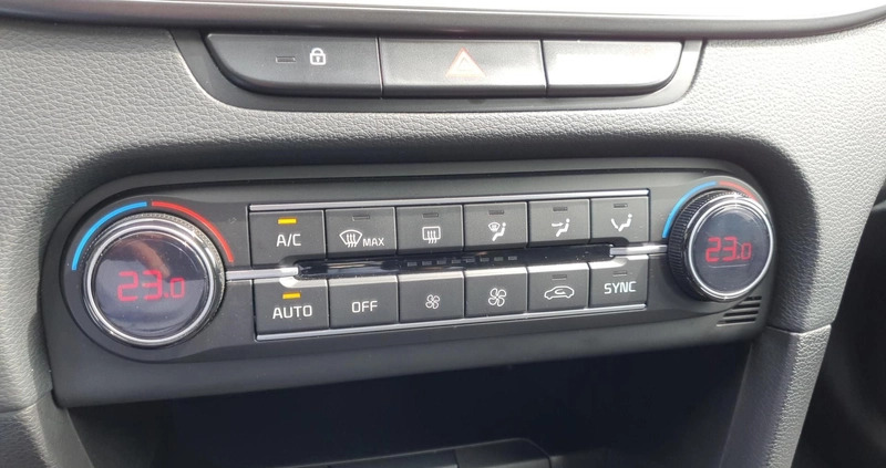 Kia Ceed cena 82500 przebieg: 85060, rok produkcji 2022 z Dynów małe 301